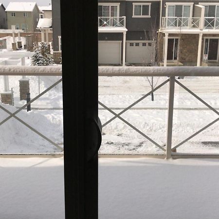 Home Stay! YYC Exteriör bild